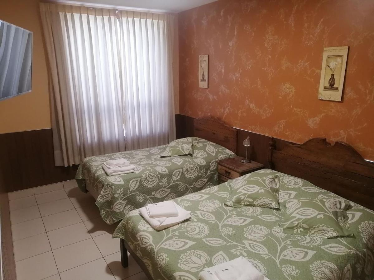 Mitru Express Tupiza Hotel Buitenkant foto